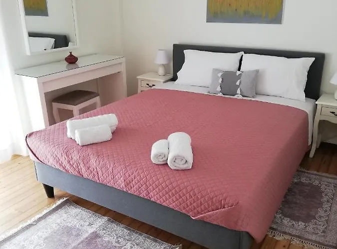 Old Town Furnished Apartament *